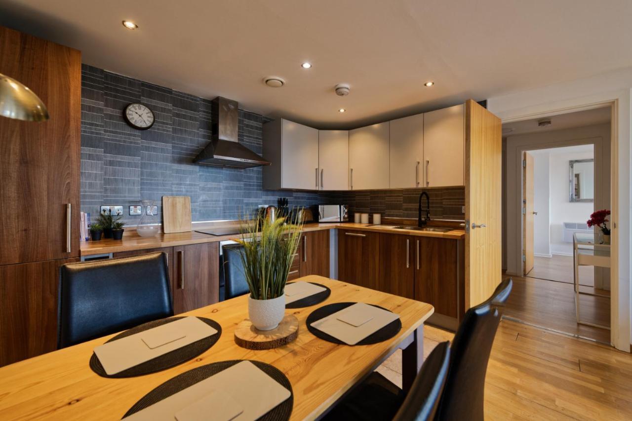 Sidemersey Livings- Convenient 1-Bedroom Flat With A View, Central Liverpool Exterior photo
